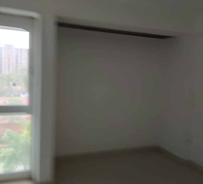 APARTAMENTO EN URB. DUMAR. OBRA BLANCA - 3