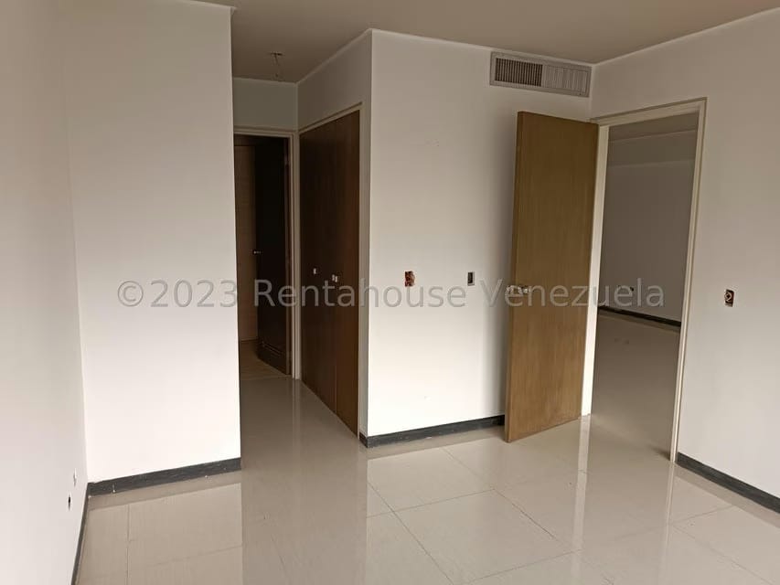 Apartamento (1 Nivel) en Venta en Parroquia La Candelaria, Distrito Metropolitano - 9