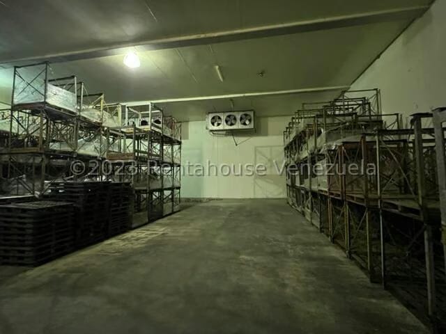 Comercial (Galpon - Deposito) en Venta en Las Cumacas, Miranda - 48