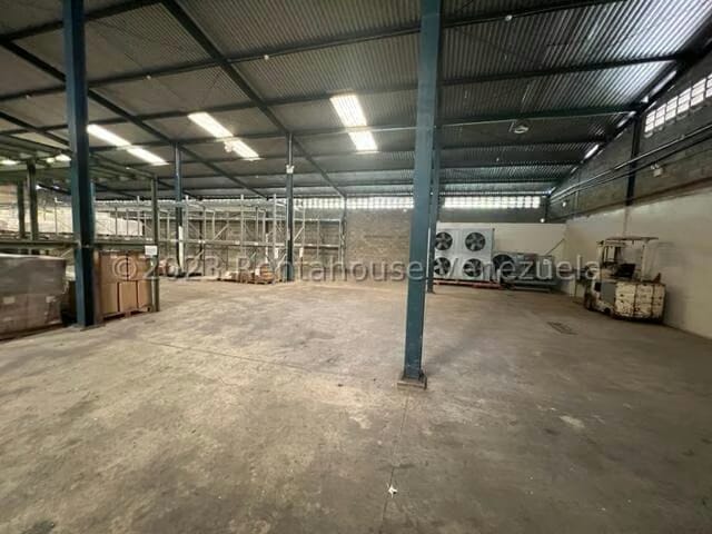 Comercial (Galpon - Deposito) en Venta en Las Cumacas, Miranda - 82