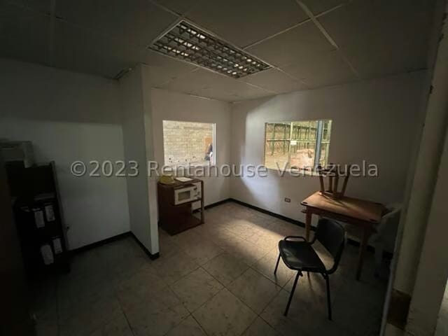 Comercial (Galpon - Deposito) en Venta en Las Cumacas, Miranda - 86