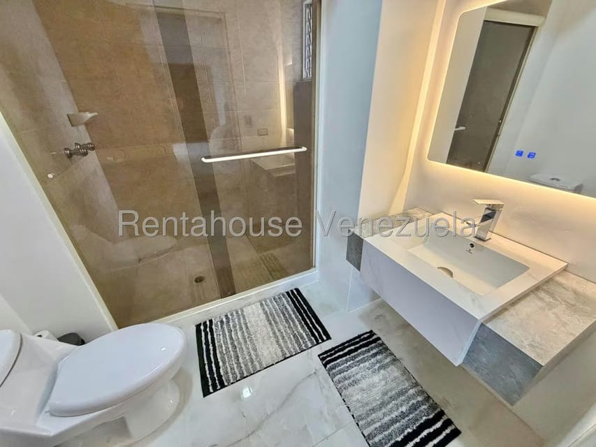 Apartamento (1 Nivel) en Alquiler en La Boyera, Distrito Metropolitano - 12