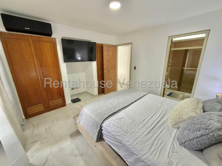 Apartamento (1 Nivel) en Alquiler en La Boyera, Distrito Metropolitano - 13