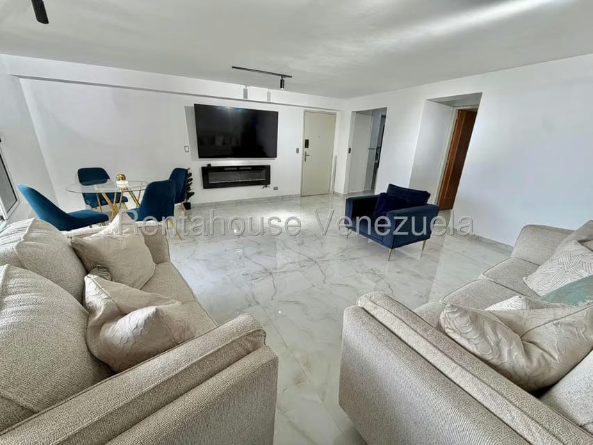 Apartamento (1 Nivel) en Alquiler en La Boyera, Distrito Metropolitano - 8