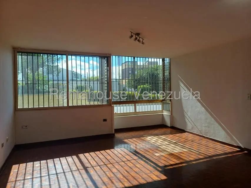 Apartamento (1 Nivel) en Venta en Los Naranjos del Cafetal, Distrito Metropolitano - 5