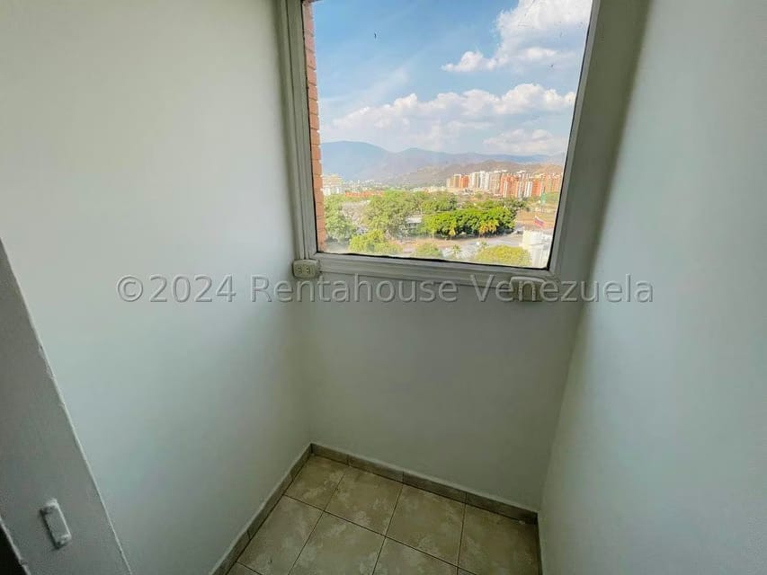 Comercial (Oficina) en Alquiler en Avenida Bolivar, Aragua - 11