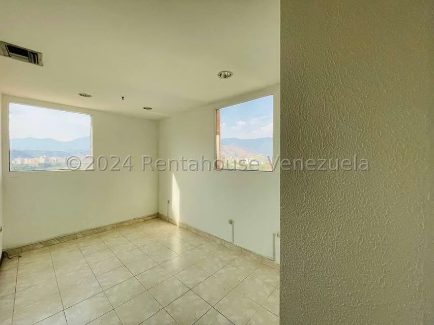 Comercial (Oficina) en Alquiler en Avenida Bolivar, Aragua - 12
