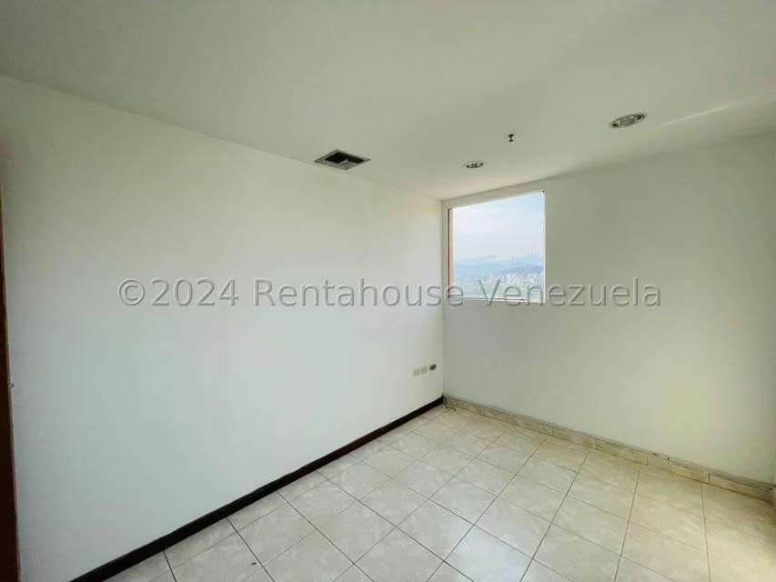 Comercial (Oficina) en Alquiler en Avenida Bolivar, Aragua - 15