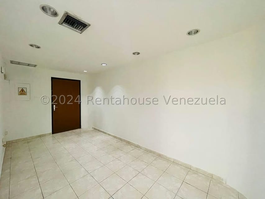 Comercial (Oficina) en Alquiler en Avenida Bolivar, Aragua - 20