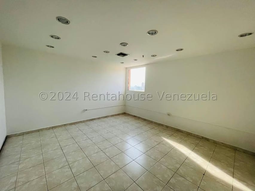 Comercial (Oficina) en Alquiler en Avenida Bolivar, Aragua - 6