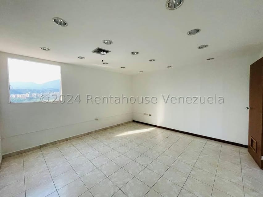 Comercial (Oficina) en Alquiler en Avenida Bolivar, Aragua - 7