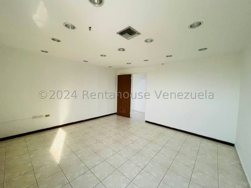 Comercial (Oficina) en Alquiler en Avenida Bolivar, Aragua - 8
