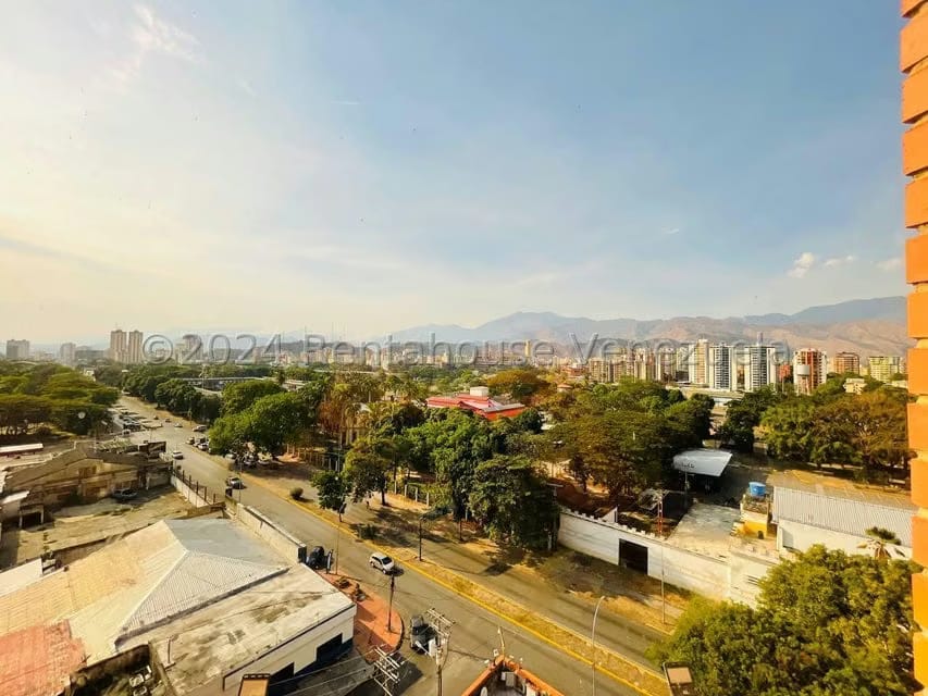 Comercial (Oficina) en Alquiler en Avenida Bolivar, Aragua - 9