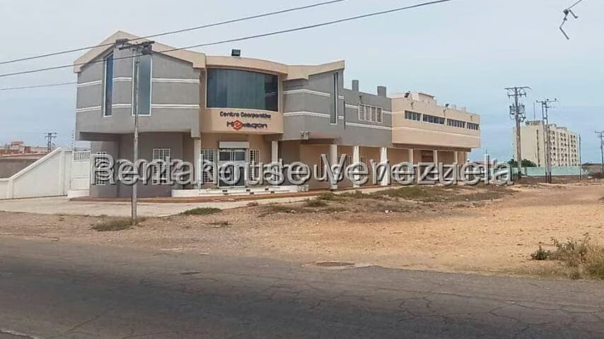 Comercial (Edificio) en Venta en Punto Fijo, Falcon - 2