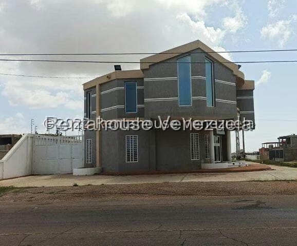 Comercial (Edificio) en Venta en Punto Fijo, Falcon - 10