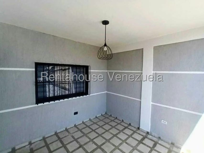 Casa (Duplex) en Alquiler en Zona Oeste, Lara - 3