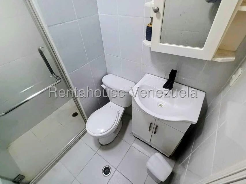 Casa (Duplex) en Alquiler en Zona Oeste, Lara - 23