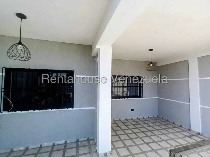 Casa (Duplex) en Alquiler en Zona Oeste, Lara - 4