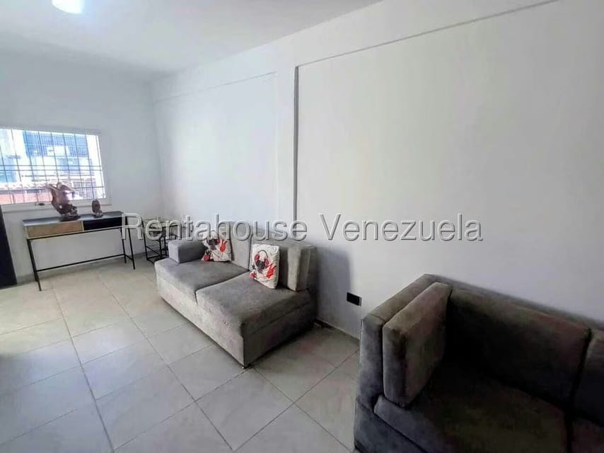 Casa (Duplex) en Alquiler en Zona Oeste, Lara - 8