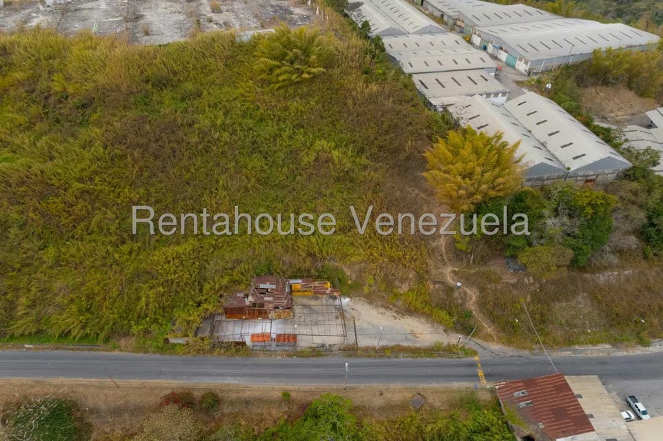 Terreno (Comercial) en Venta en Parque Caiza, Distrito Metropolitano - 6