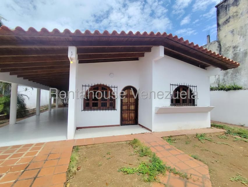 Casa (1 Nivel) en Alquiler en La Asuncion, Nueva Esparta - 3