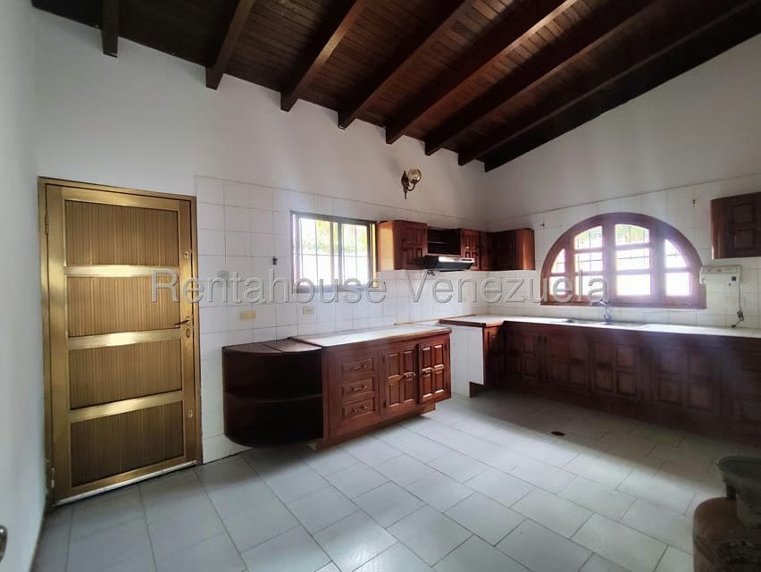 Casa (1 Nivel) en Alquiler en La Asuncion, Nueva Esparta - 8