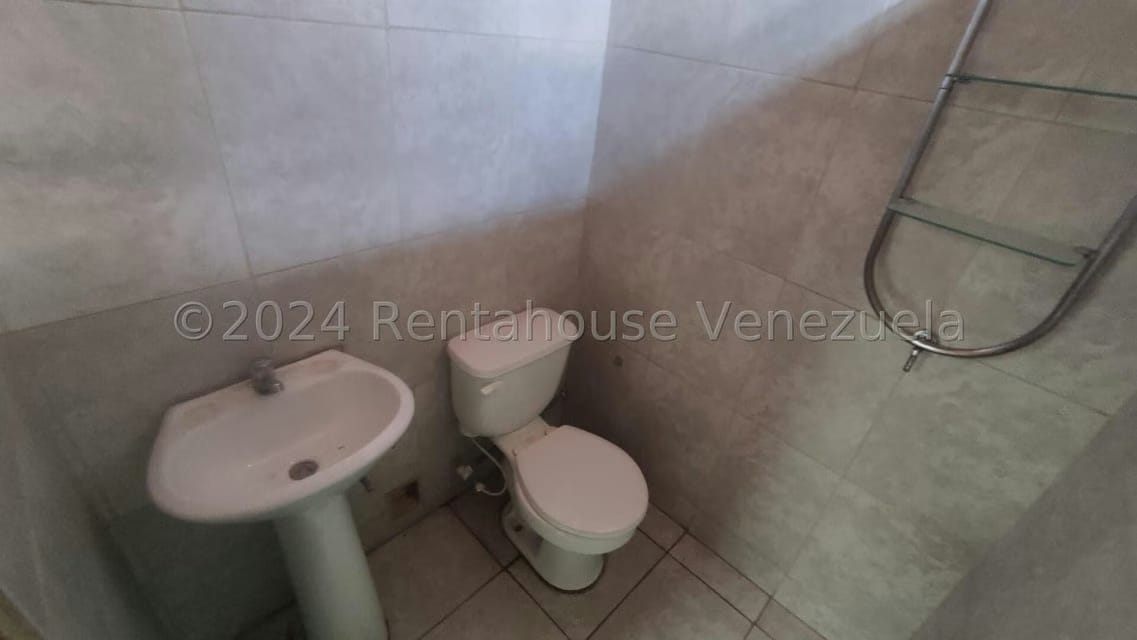 Comercial (Local Comercial) en Alquiler en Centro, Lara - 32