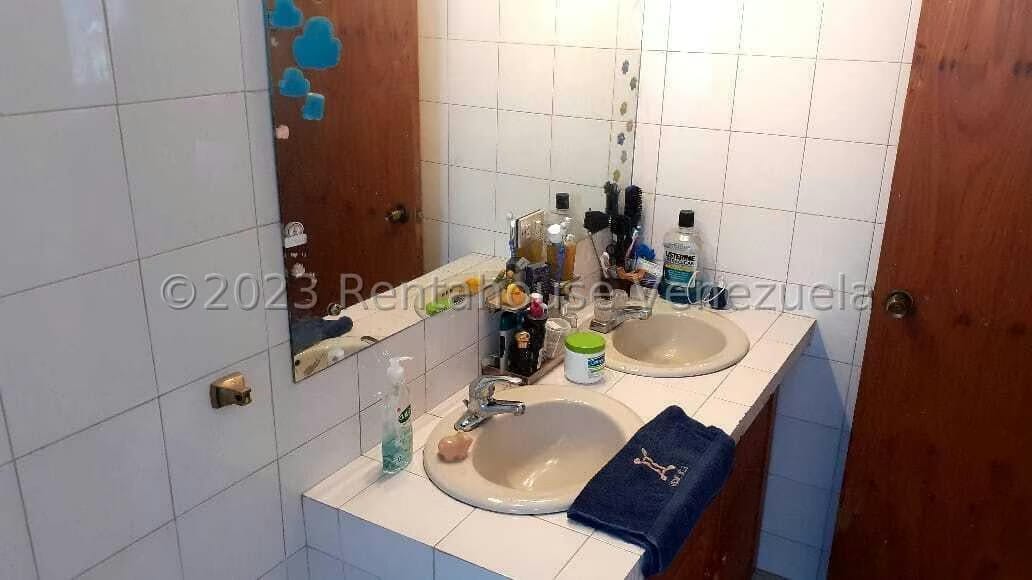 Casa (Multipes Niveles) en Venta en Sorocaima, Distrito Metropolitano - 56