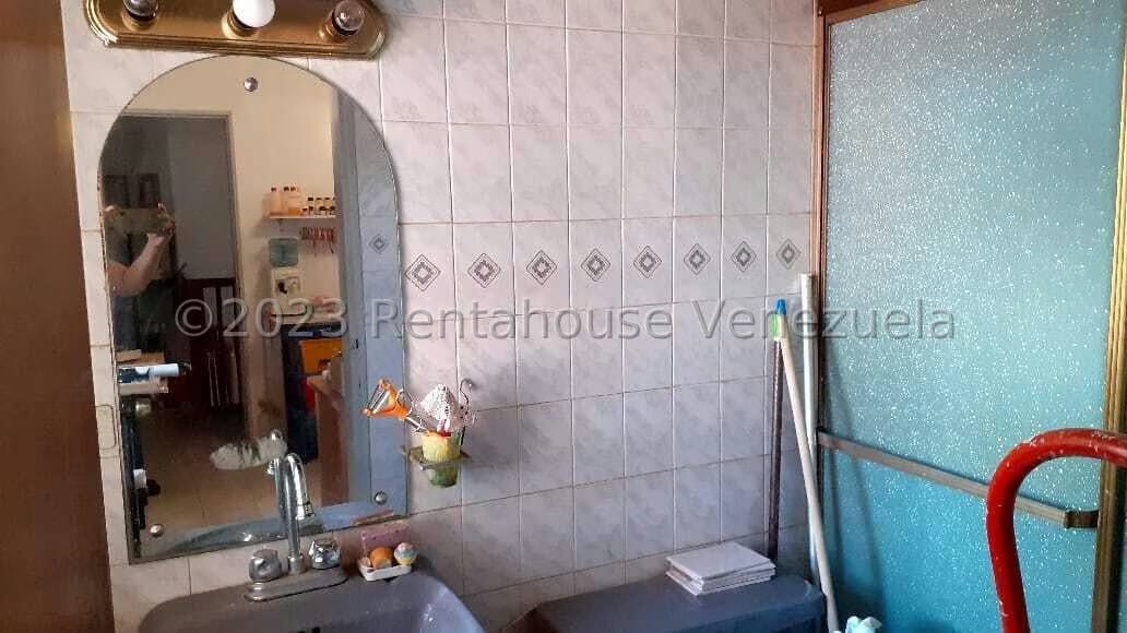Casa (Multipes Niveles) en Venta en Sorocaima, Distrito Metropolitano - 60