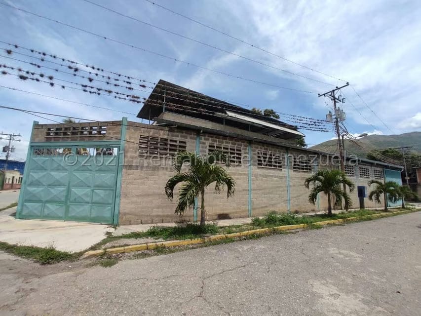 Comercial (Galpon - Deposito) en Venta en Urbanizacion Las Rosas, Aragua - 2