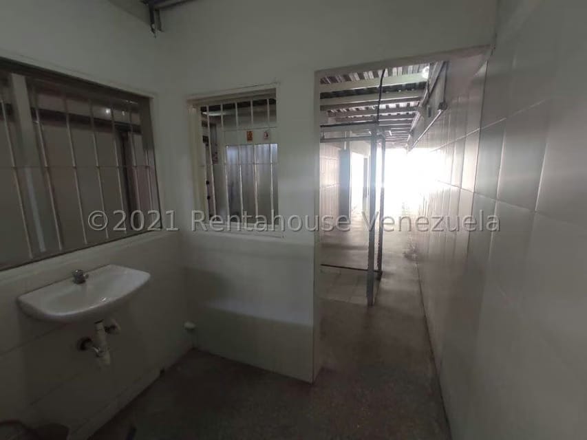 Comercial (Galpon - Deposito) en Venta en Urbanizacion Las Rosas, Aragua - 23