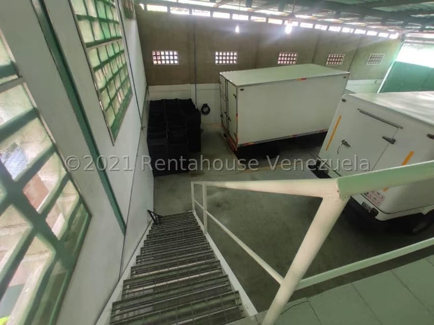 Comercial (Galpon - Deposito) en Venta en Urbanizacion Las Rosas, Aragua - 26