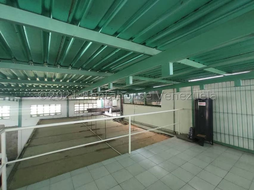 Comercial (Galpon - Deposito) en Venta en Urbanizacion Las Rosas, Aragua - 27