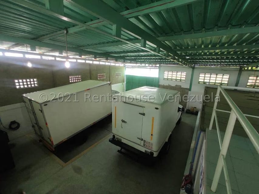 Comercial (Galpon - Deposito) en Venta en Urbanizacion Las Rosas, Aragua - 4
