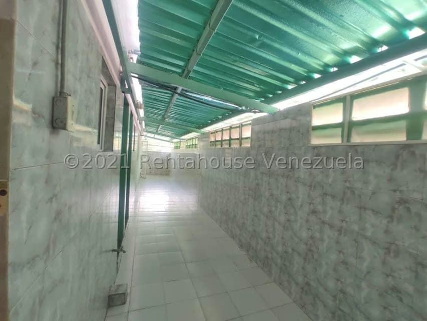 Comercial (Galpon - Deposito) en Venta en Urbanizacion Las Rosas, Aragua - 32