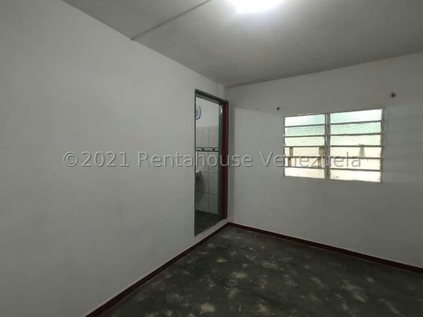 Comercial (Galpon - Deposito) en Venta en Urbanizacion Las Rosas, Aragua - 35