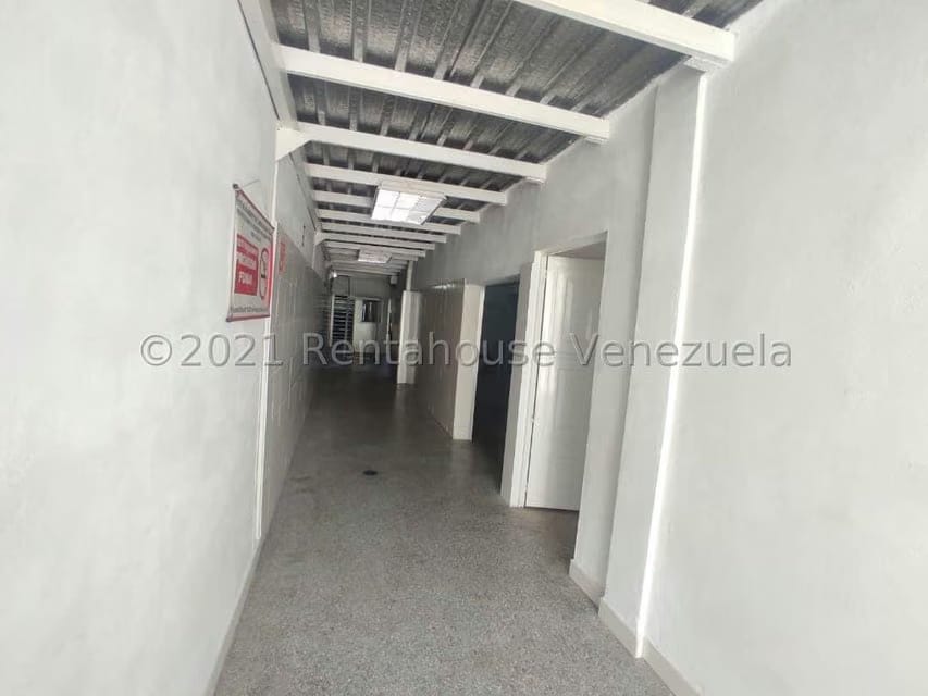 Comercial (Galpon - Deposito) en Venta en Urbanizacion Las Rosas, Aragua - 9