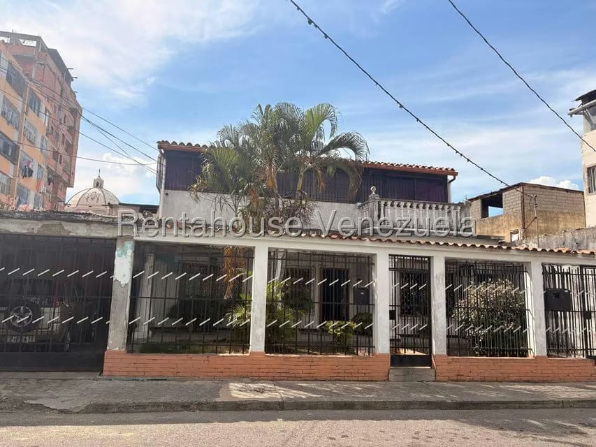 Casa (1 Nivel) en Venta en Centro, Lara - 2