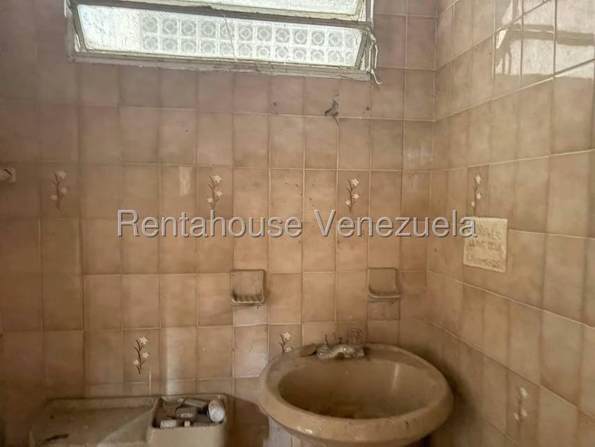 Casa (1 Nivel) en Venta en Centro, Lara - 17