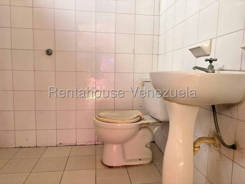 Casa (1 Nivel) en Venta en Centro, Lara - 42