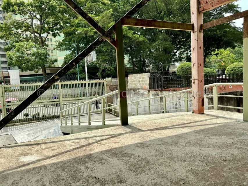 Comercial (Local Comercial) en Venta en El Paraiso, Distrito Metropolitano - 13