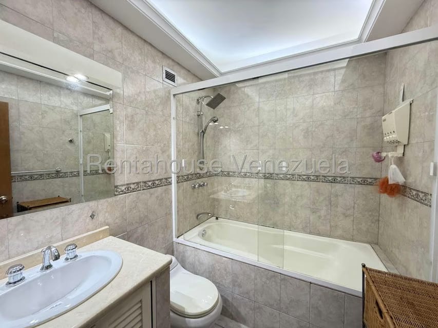 Apartamento (Duplex) en Venta en El Hatillo, Distrito Metropolitano - 11