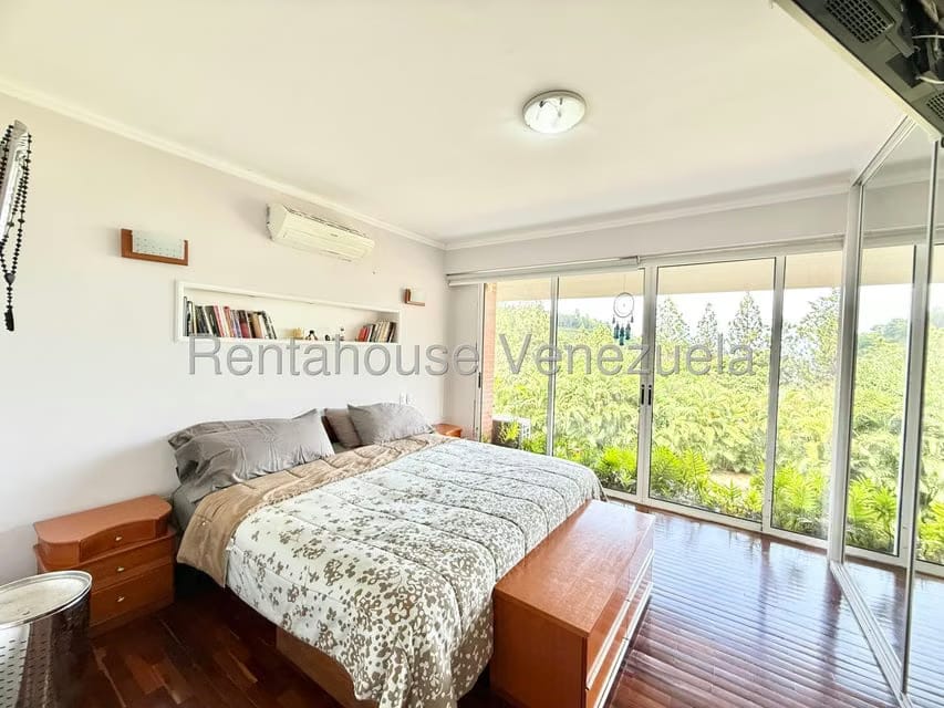 Apartamento (Duplex) en Venta en El Hatillo, Distrito Metropolitano - 18