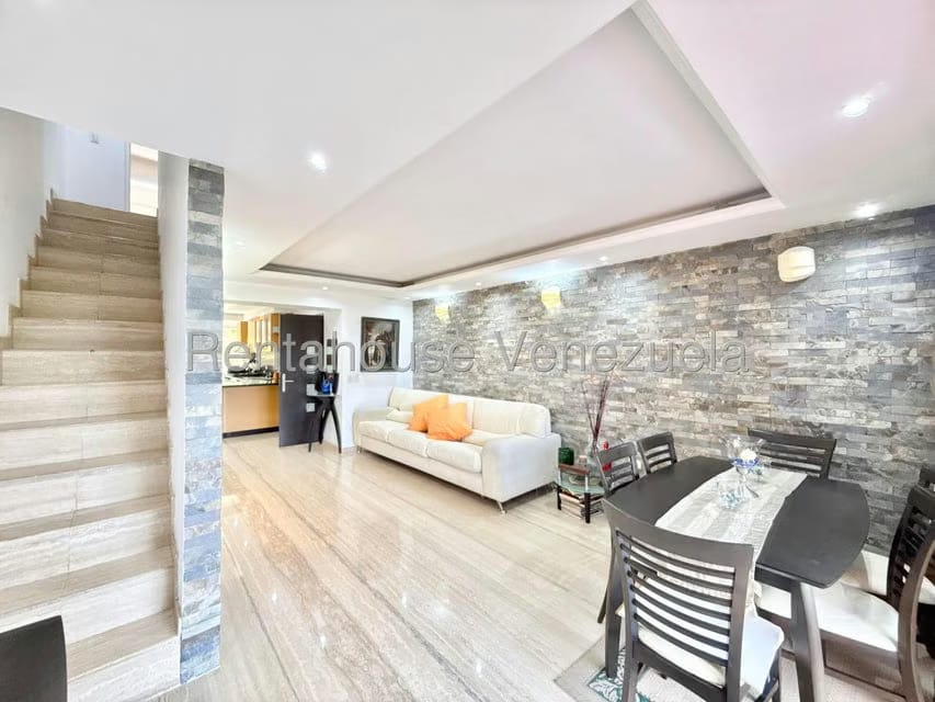 Apartamento (Duplex) en Venta en El Hatillo, Distrito Metropolitano - 8