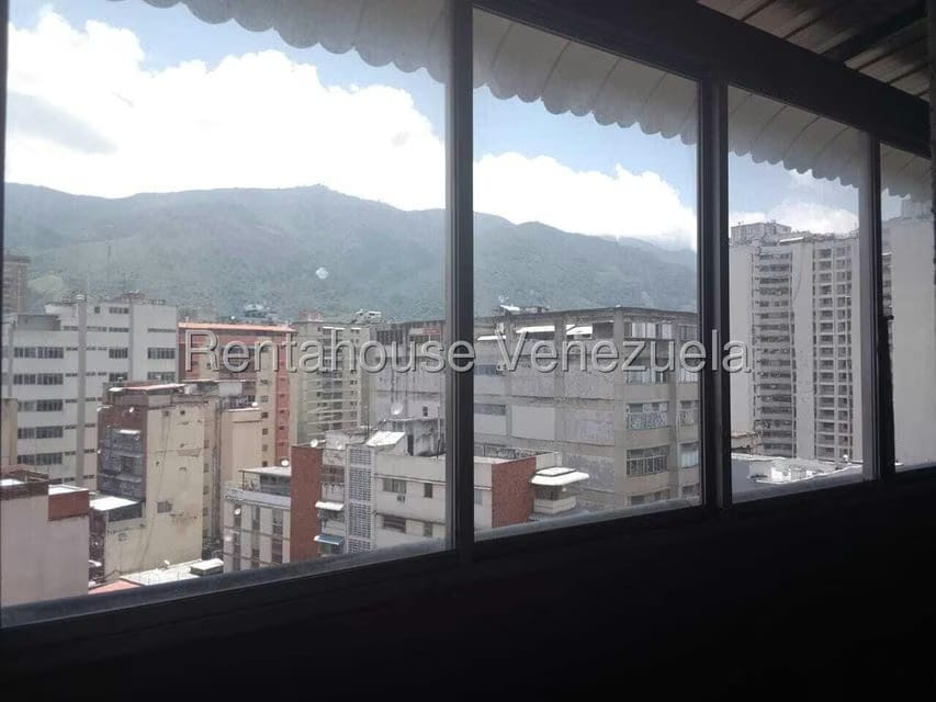 Comercial (Local Comercial) en Venta en Parroquia Altagracia, Distrito Metropolitano - 35