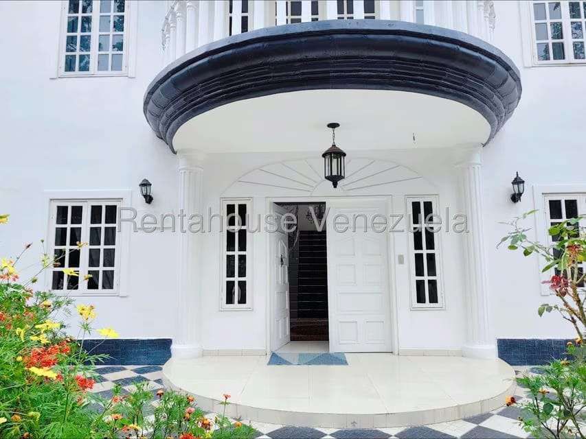 Casa (Multipes Niveles) en Venta en Lomas de La Lagunita, Distrito Metropolitano - 2