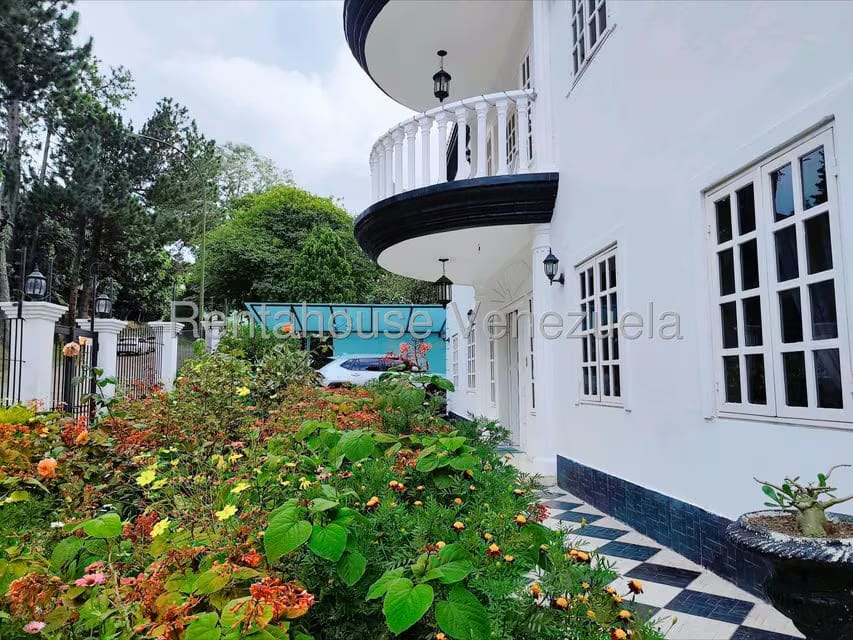 Casa (Multipes Niveles) en Venta en Lomas de La Lagunita, Distrito Metropolitano - 13