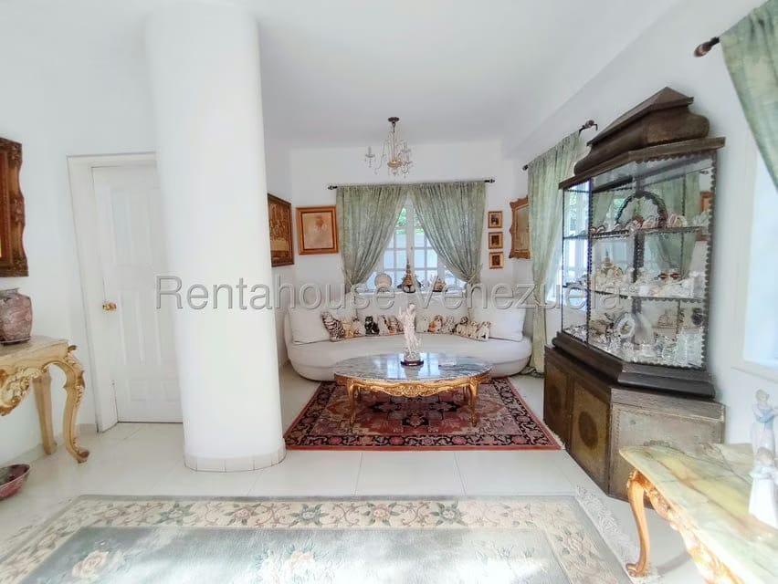 Casa (Multipes Niveles) en Venta en Lomas de La Lagunita, Distrito Metropolitano - 23