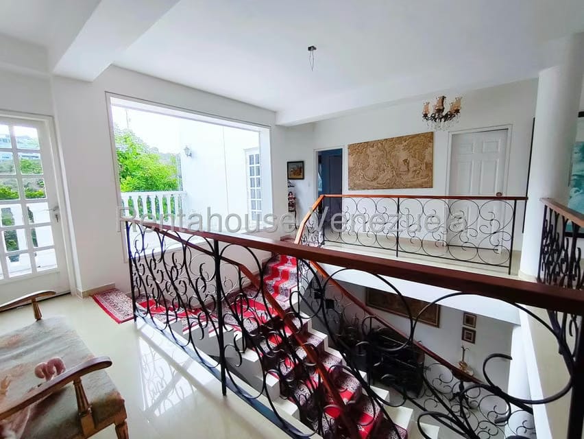 Casa (Multipes Niveles) en Venta en Lomas de La Lagunita, Distrito Metropolitano - 28