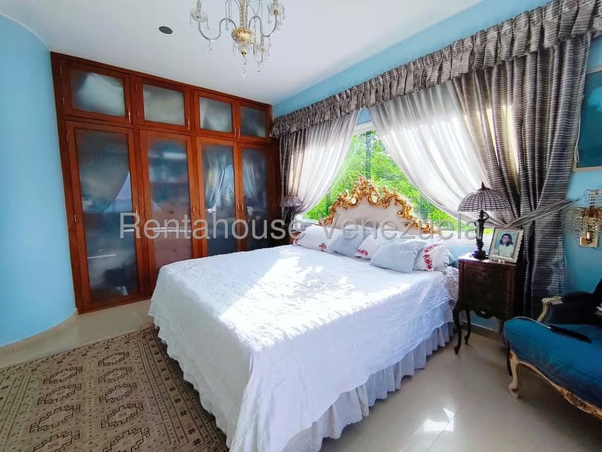 Casa (Multipes Niveles) en Venta en Lomas de La Lagunita, Distrito Metropolitano - 31